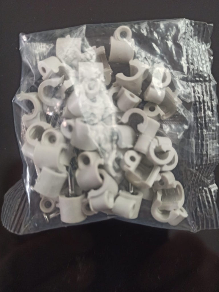 GRAPA PLASTICA REDONDA #6 PARA UTP DOBLE CHAQUETA  X50 UND.